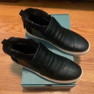 Toms black croc embossed leather faux fur boot